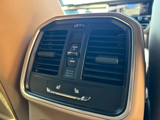 PORSCHE PORSCHE Macan 2024