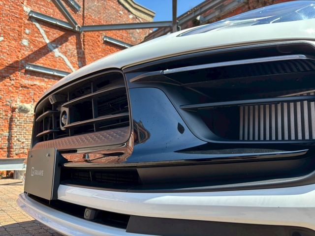 PORSCHE PORSCHE Macan 2024