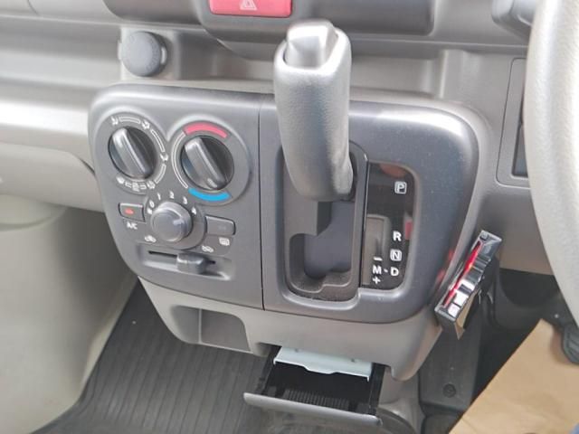 MITSUBISHI MINICAB van 2016