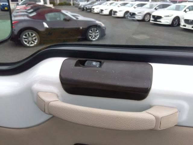 MITSUBISHI ROSA 2017