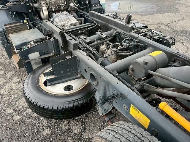 MITSUBISHI CANTER 2013