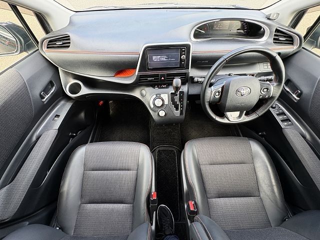 TOYOTA SIENTA HYBRID 2018