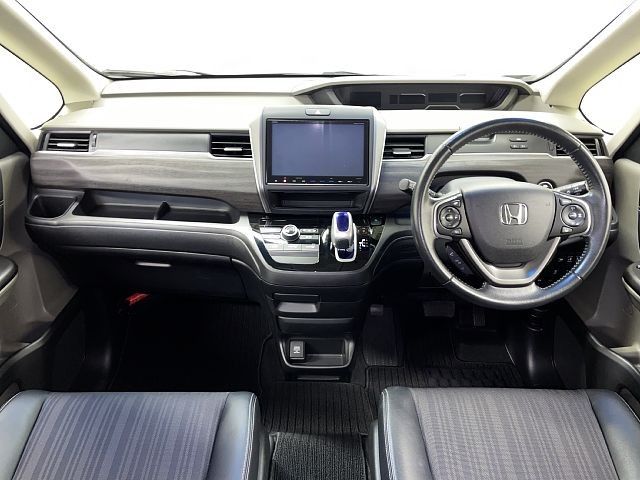 HONDA FREED plus HYBRID 2016