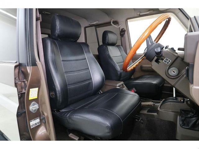 TOYOTA LANDCRUISER PRADO 1990