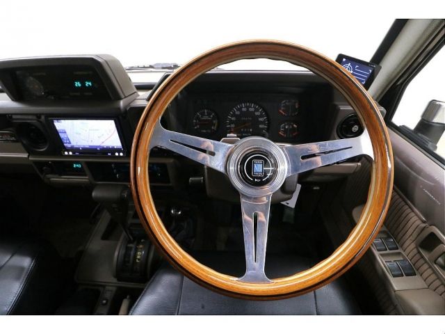 TOYOTA LANDCRUISER PRADO 1990