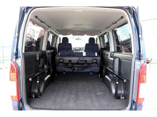 TOYOTA HIACE van 2WD 2017