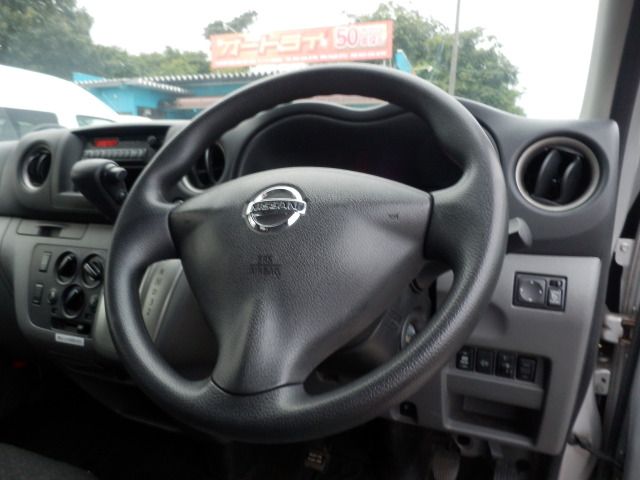 NISSAN NV350 CARAVAN 4WD 2014