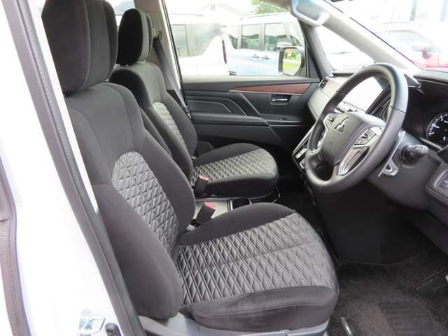 MITSUBISHI DELICA D:5 4WD 2025