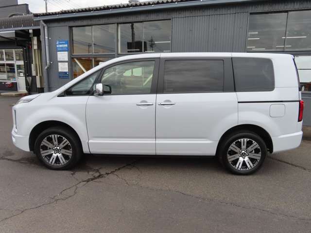 MITSUBISHI DELICA D:5 4WD 2025