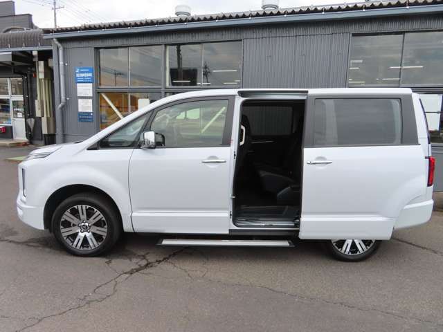 MITSUBISHI DELICA D:5 4WD 2025