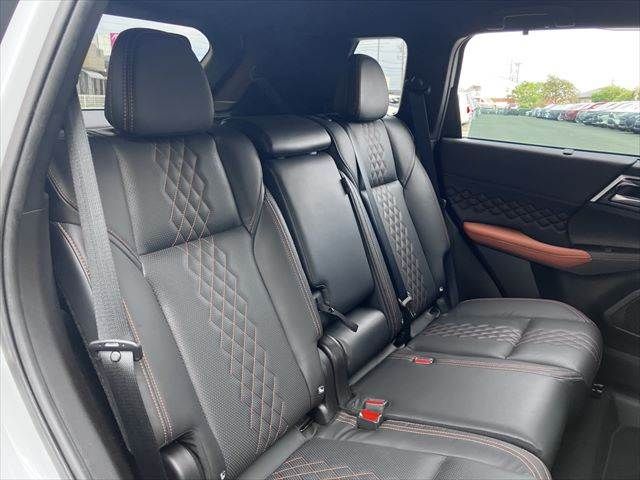 MITSUBISHI OUTLANDER PHEV 2022