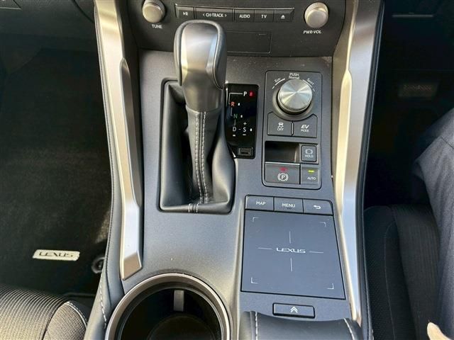 TOYOTA LEXUS NX300h 2020