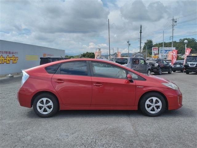 TOYOTA PRIUS 2013