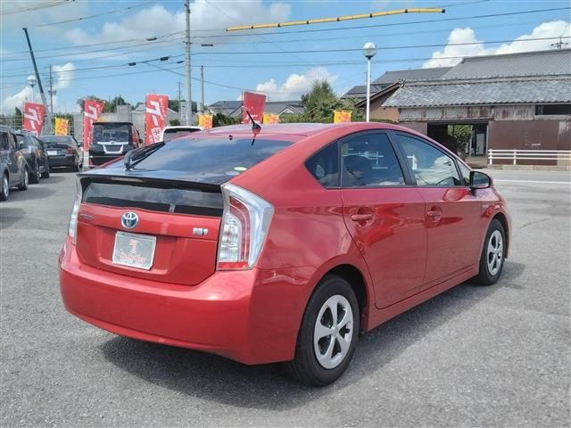 TOYOTA PRIUS 2013