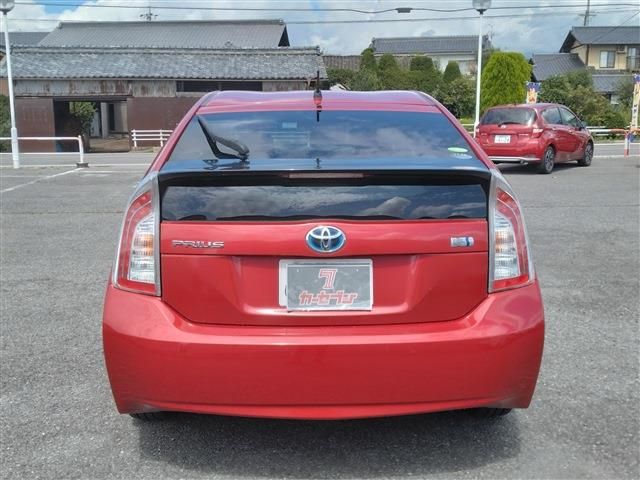 TOYOTA PRIUS 2013