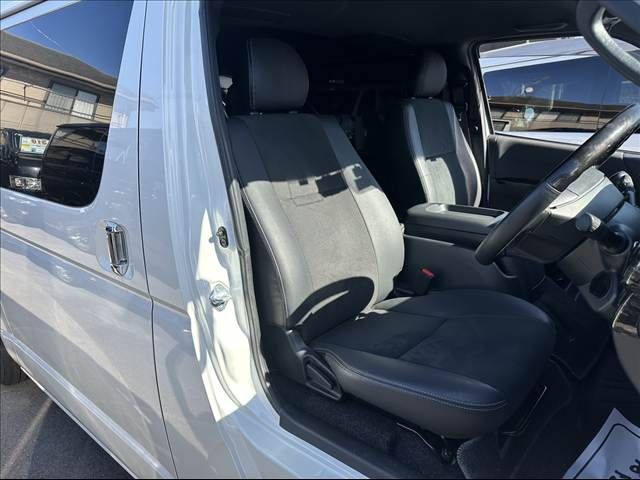 TOYOTA HIACE van 2WD 2022