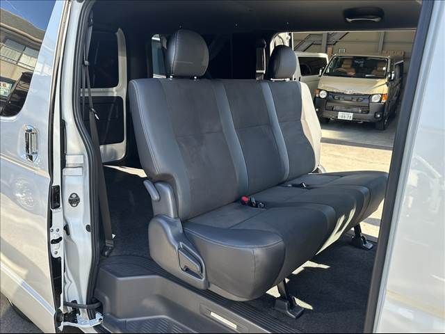 TOYOTA HIACE van 2WD 2022