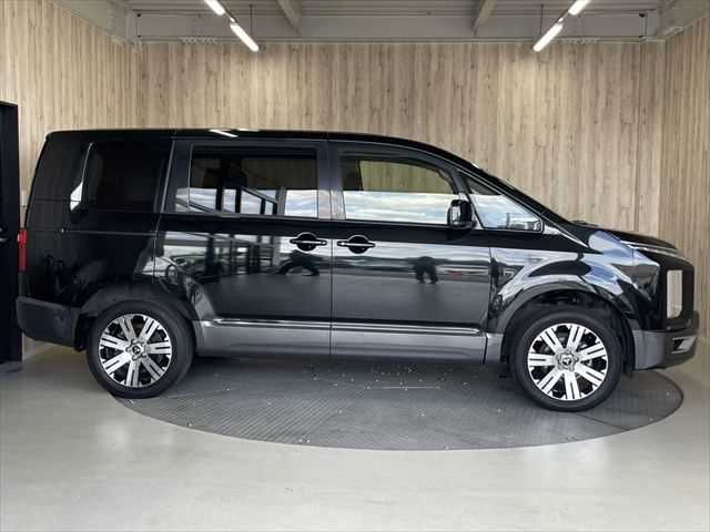 MITSUBISHI DELICA D:5 4WD 2019