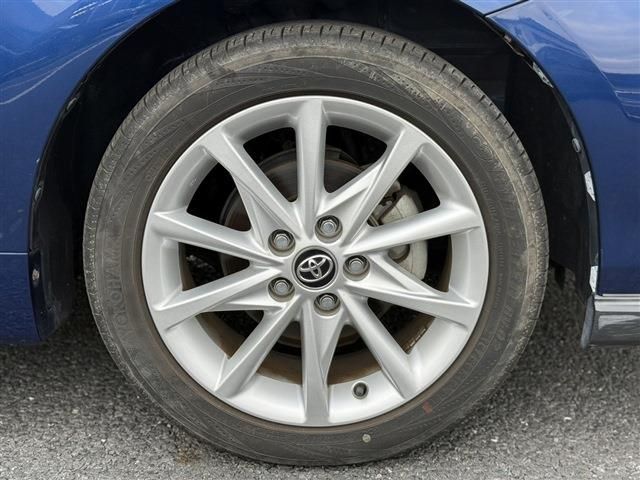 TOYOTA PRIUS Alpha 2015