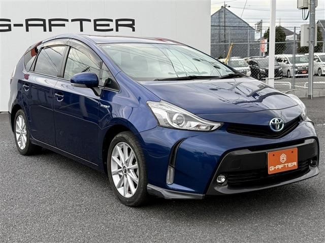 TOYOTA PRIUS Alpha 2015