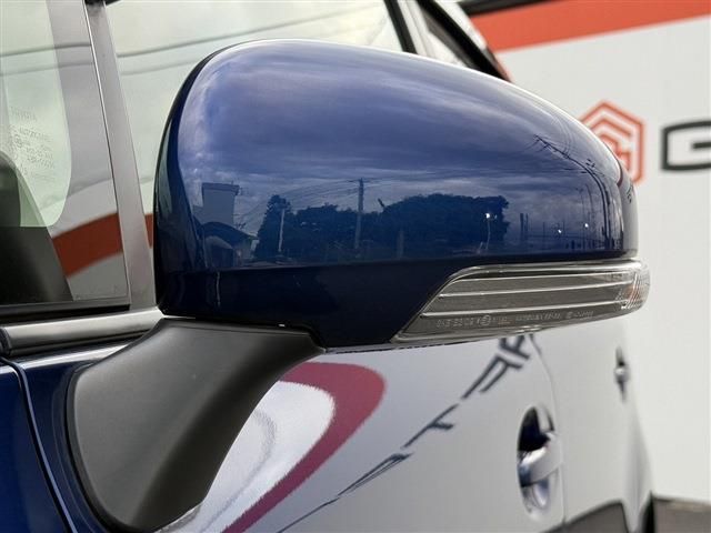 TOYOTA PRIUS Alpha 2015