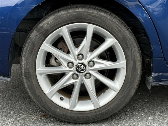 TOYOTA PRIUS Alpha 2015