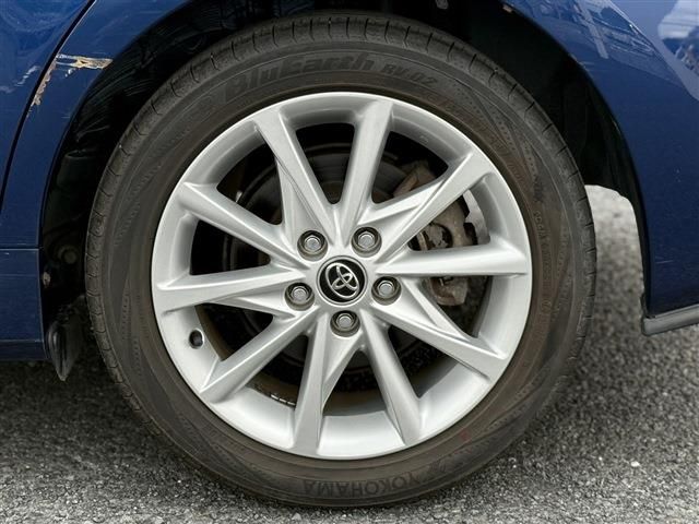 TOYOTA PRIUS Alpha 2015