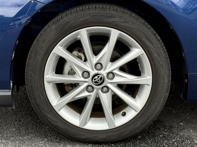 TOYOTA PRIUS Alpha 2015