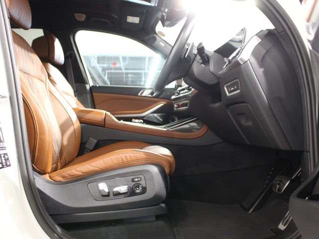 BMW BMW X7 2024