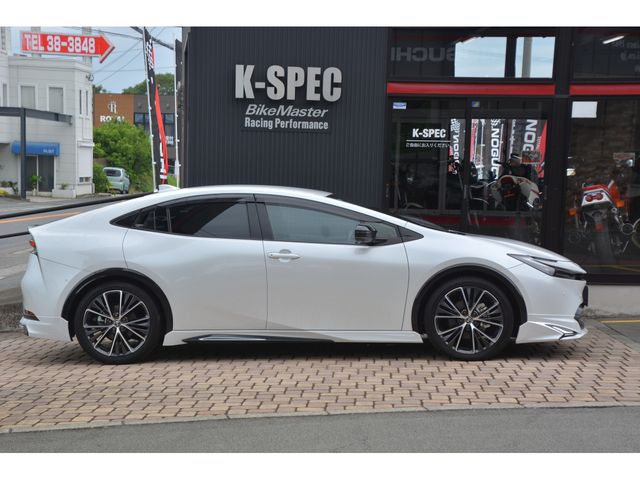 TOYOTA PRIUS 4WD 2023