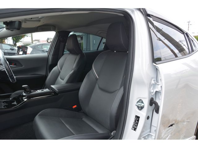 TOYOTA PRIUS 4WD 2023