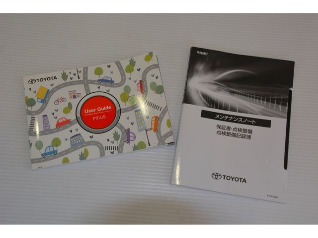 TOYOTA PRIUS 4WD 2023