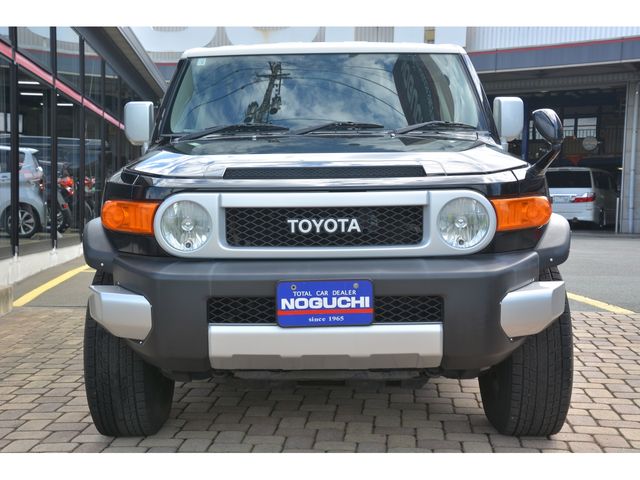 TOYOTA FJ CRUISER 4WD 2012