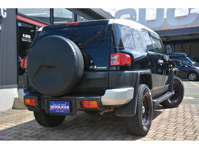 TOYOTA FJ CRUISER 4WD 2012