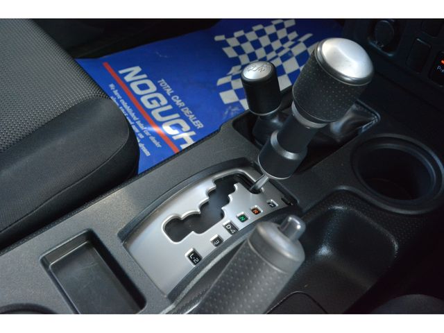 TOYOTA FJ CRUISER 4WD 2012