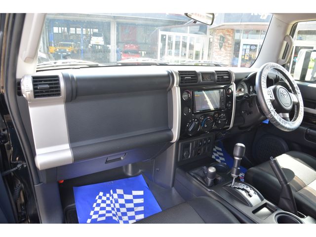 TOYOTA FJ CRUISER 4WD 2012