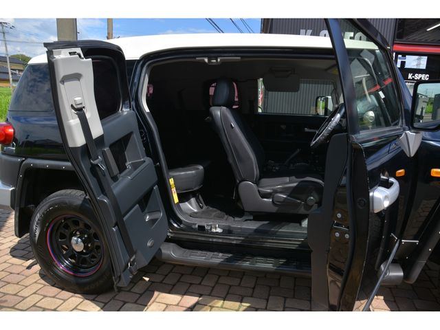 TOYOTA FJ CRUISER 4WD 2012