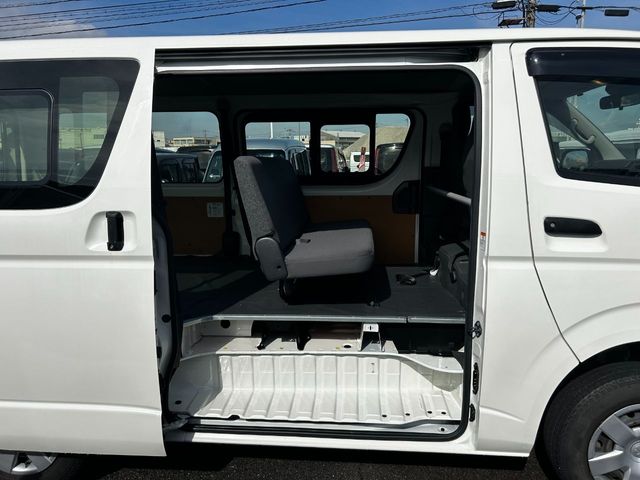 TOYOTA HIACE van 2WD 2019