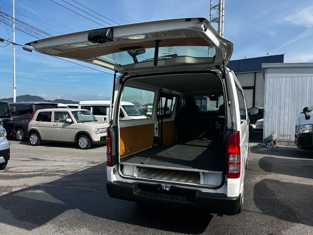 TOYOTA HIACE van 2WD 2019