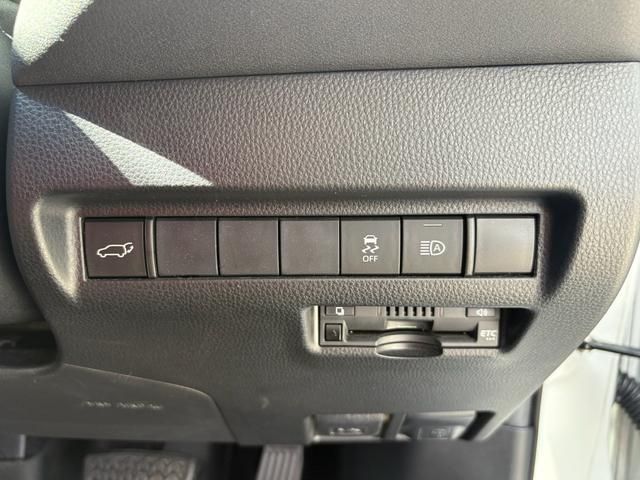 TOYOTA HARRIER 2WD 2021