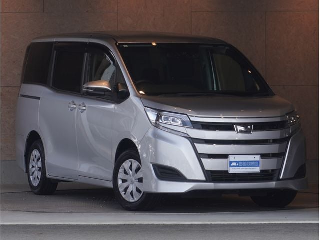 TOYOTA NOAH 2020
