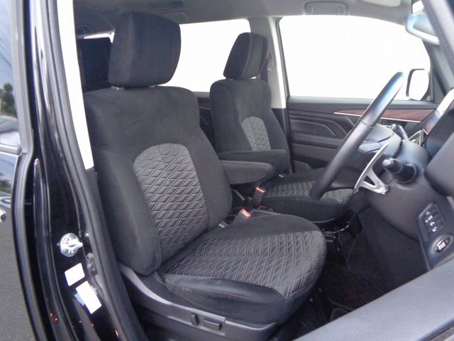 MITSUBISHI DELICA D:5 4WD 2019