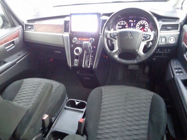 MITSUBISHI DELICA D:5 4WD 2019