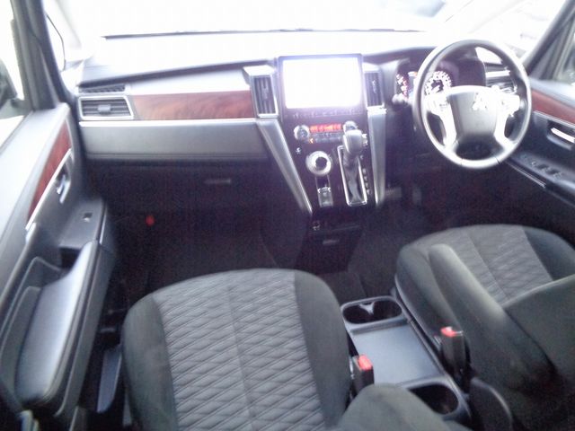 MITSUBISHI DELICA D:5 4WD 2019