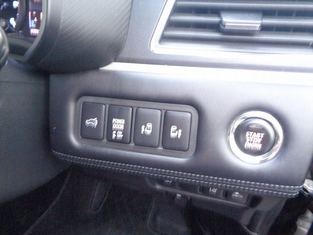 MITSUBISHI DELICA D:5 4WD 2019