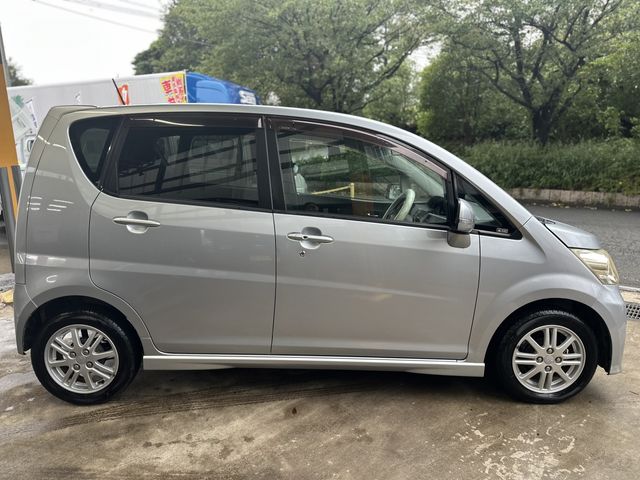 DAIHATSU MOVE CUSTOM 2009