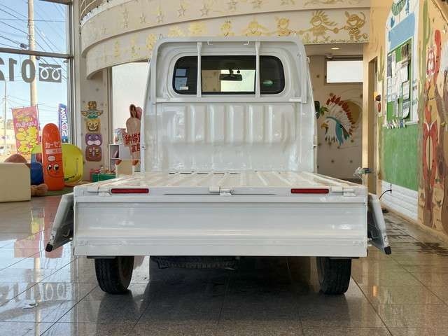 DAIHATSU HIJET truck 4WD 2017