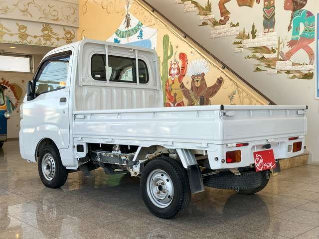 DAIHATSU HIJET truck 4WD 2017