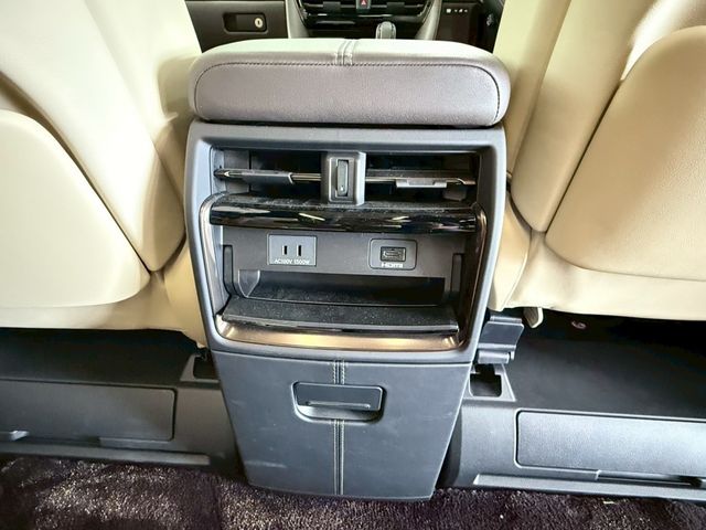 TOYOTA ALPHARD hybrid 4WD 2024