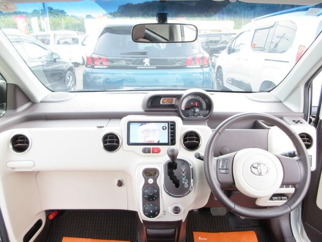 TOYOTA PORTE 2014